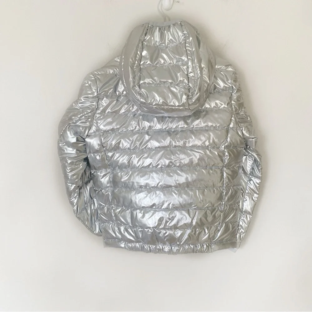 NWT Primary Kids Lightweight Puffer Jacket Silver Foil Metallic size 6 - 7